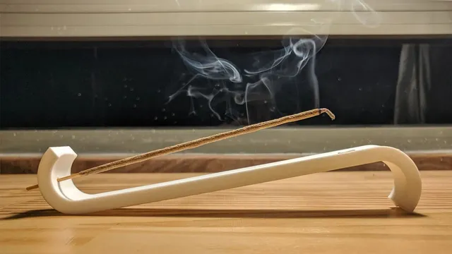 Modern Minimalist Tütsülük – Şık Dekoratif Tütsü Çubuğu Tutucu