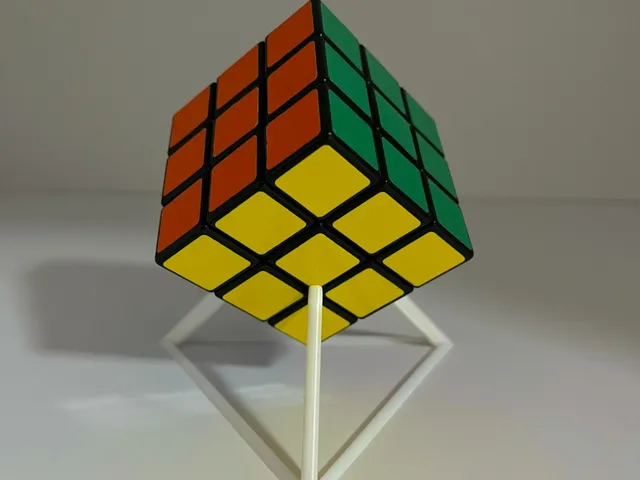 Rubik Küp Standı Dekoratif Masaüstü Sergileme Aparatı