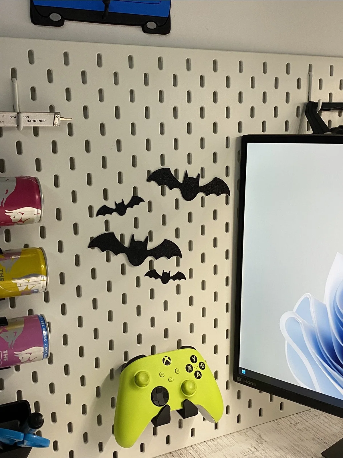 Skadis Uyumlu Dekoratif Yarasa Figürü – Halloween Duvar Süsü Siyah