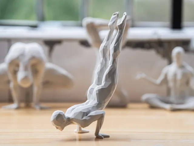 Yoga Pozunda İnsan Figürü Dekoratif Obje Modern Ev ve Ofis Süsü