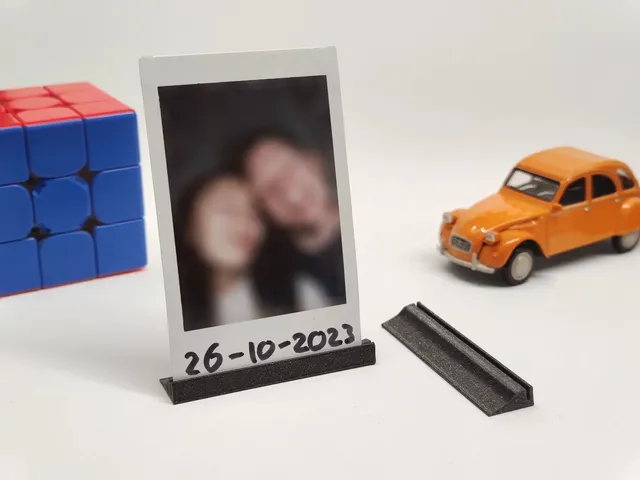 Dekoratif Instax ve Polaroid Fotoğraf Standı – Minimalist Tasarım (1 Adet)