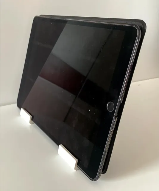 Tablet ve iPad Standı – Masaüstü Düzenleyici ve Şık Tutucu Aparat