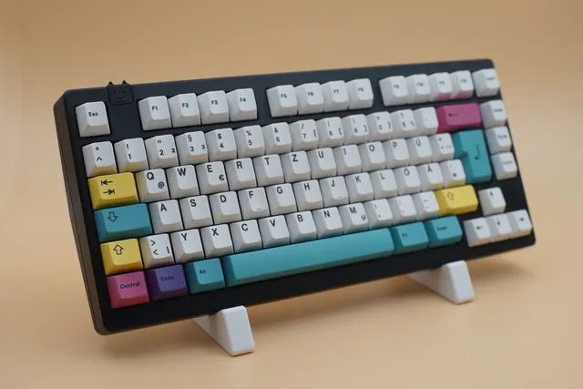 Klavye Standı — Ergonomik Masaüstü Düzenleyici
