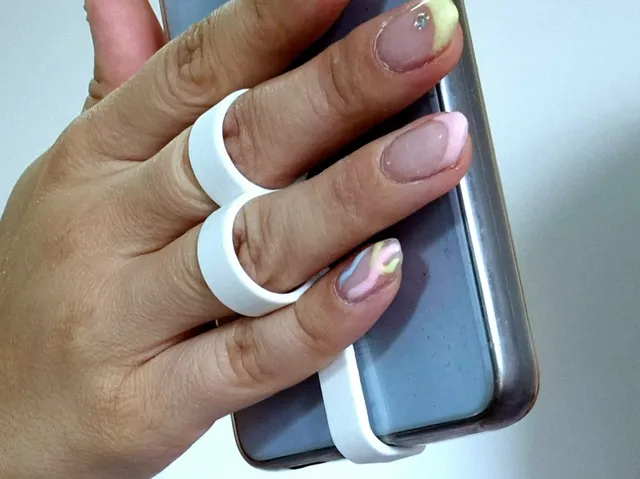Telefon Tutucu Parmak Geçmeli Akıllı Telefon Standı
