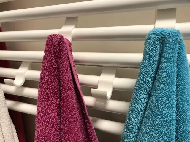 Pratik Radyatör Havlu Askısı — Banyo ve Mutfak Düzenleyici (1 Adet)